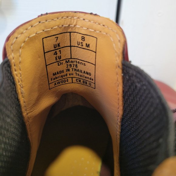 DR. MARTENS AirWair Cherry Red Chelsea 2976 Men's Ankle Boots sz 8 LIKE NEW Punk - Picture 6 of 8